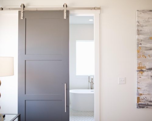 Portes coulissantes intérieures : comparatif des enseignes de bricolage au meilleur rapport qualité-prix